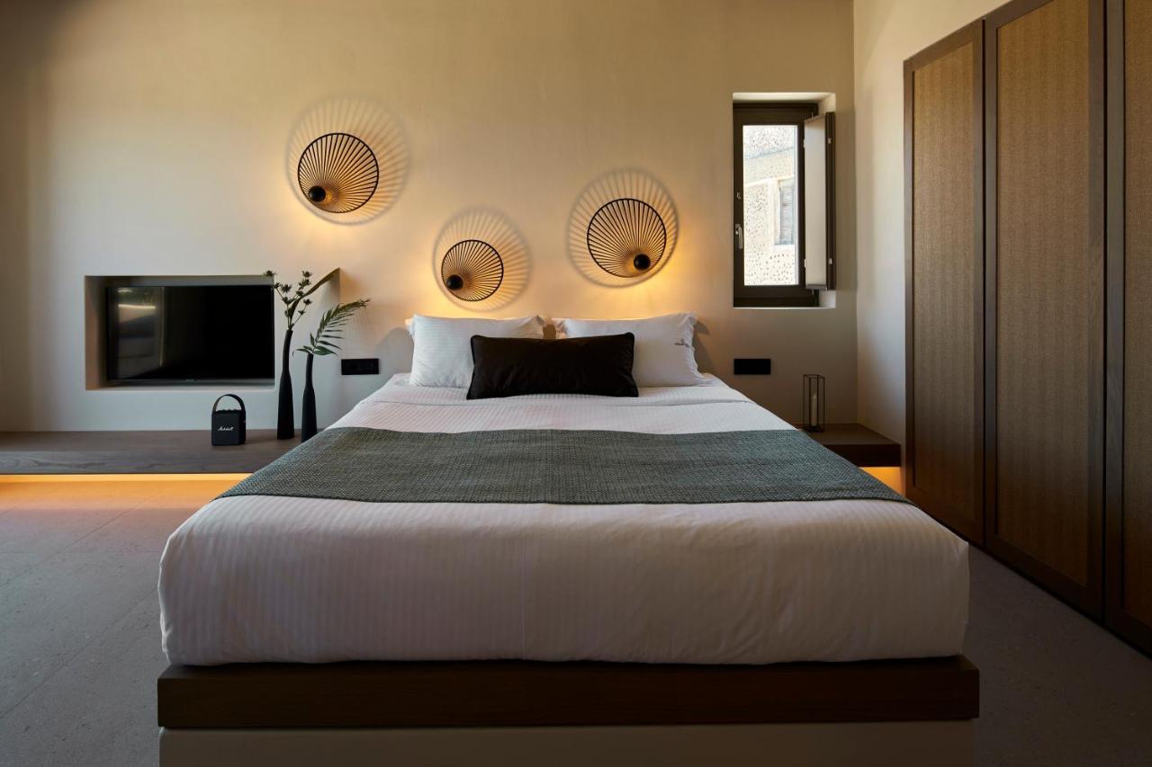 Halcyon Days Suites Pyrgos Kallistis Bagian luar foto