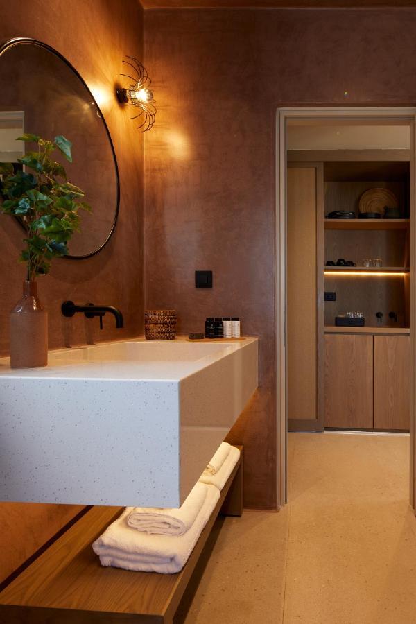 Halcyon Days Suites Pyrgos Kallistis Bagian luar foto