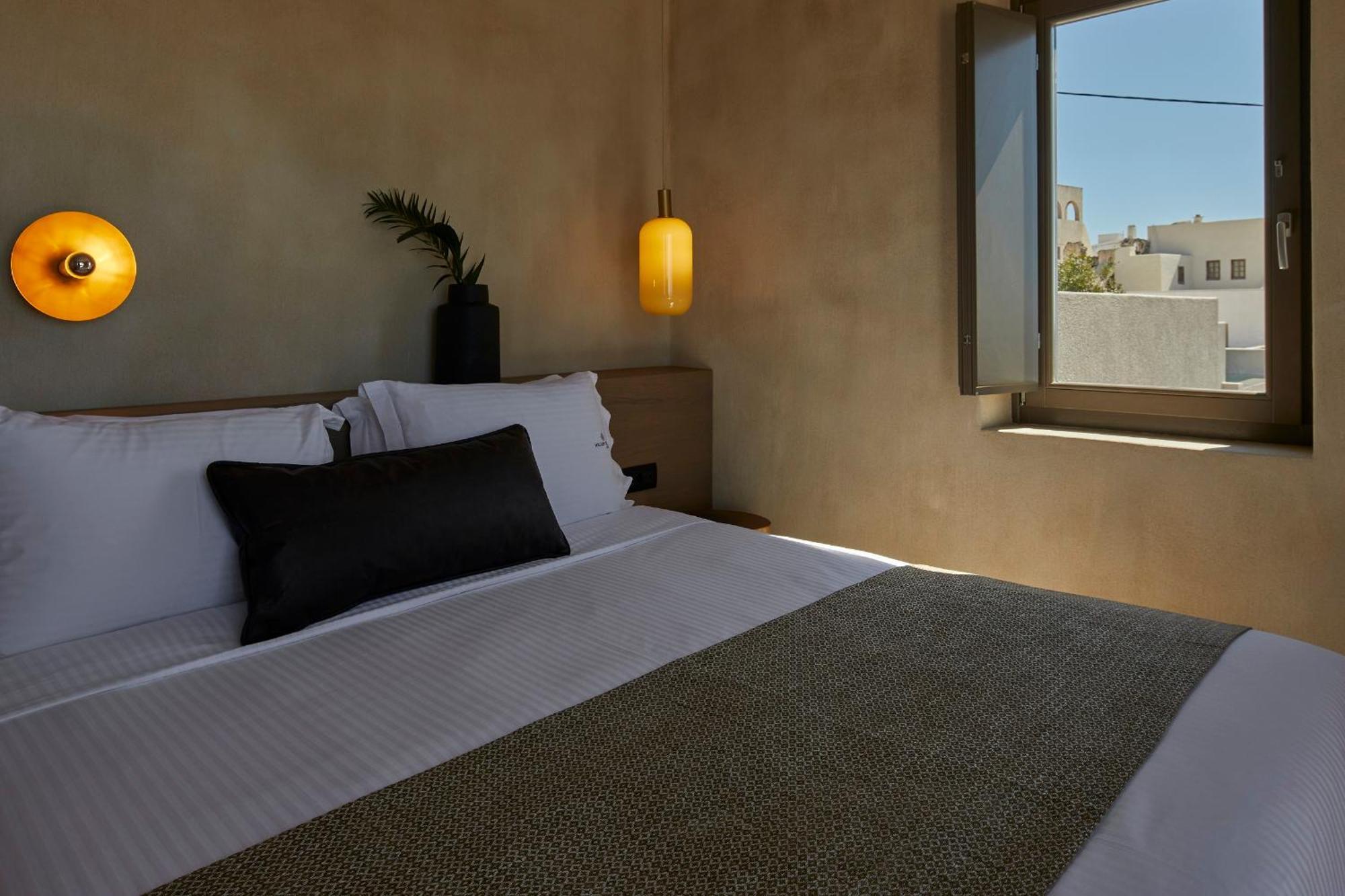 Halcyon Days Suites Pyrgos Kallistis Bagian luar foto