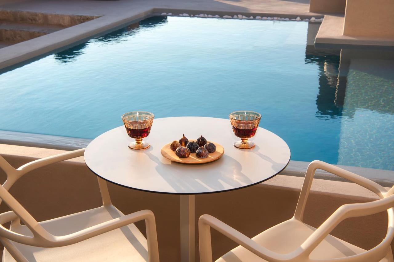 Halcyon Days Suites Pyrgos Kallistis Bagian luar foto
